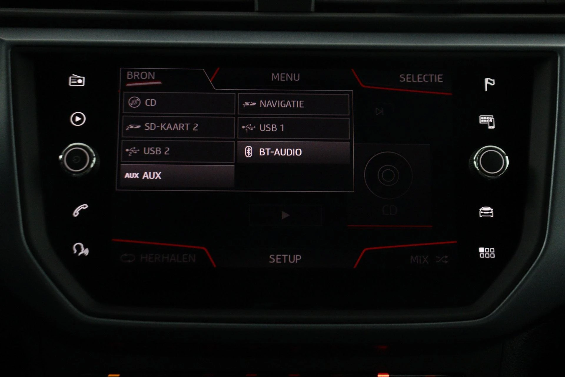 SEAT-Arona-image-39