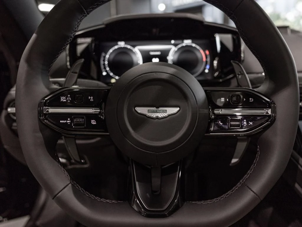 Aston Martin-DB12-image-12