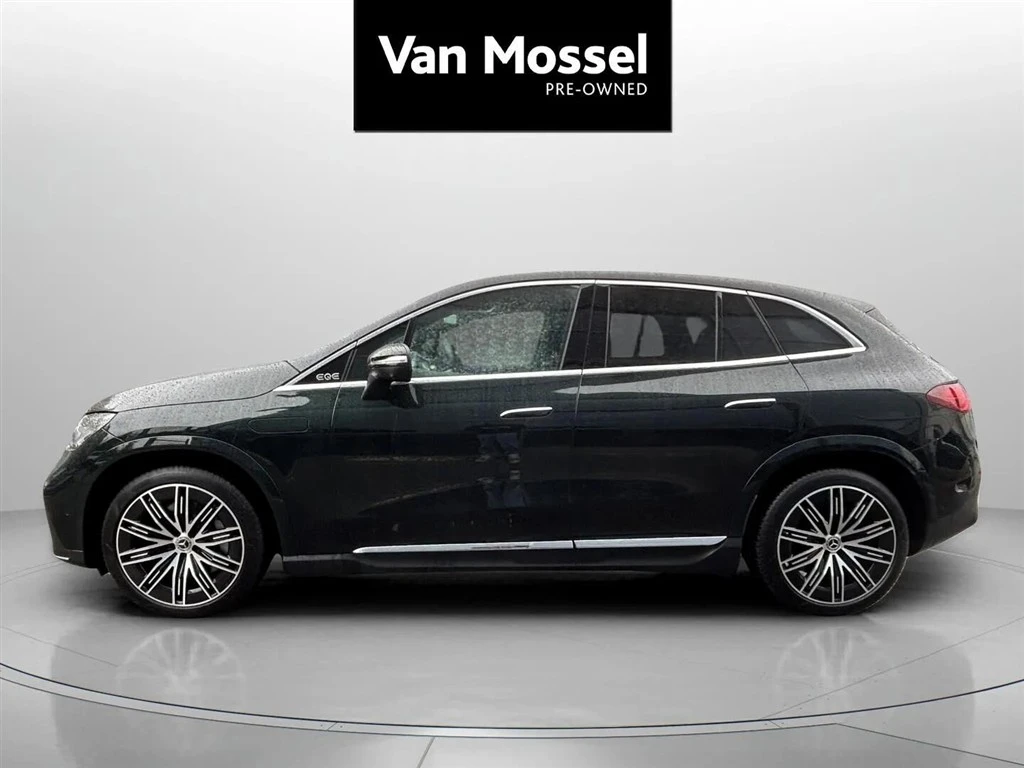 Mercedes-Benz-EQE-image-7
