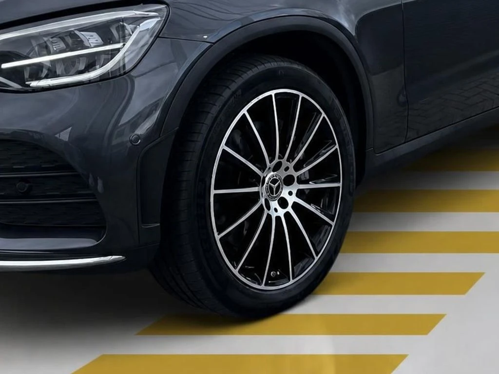 Mercedes-Benz-GLC 400 d-image-5