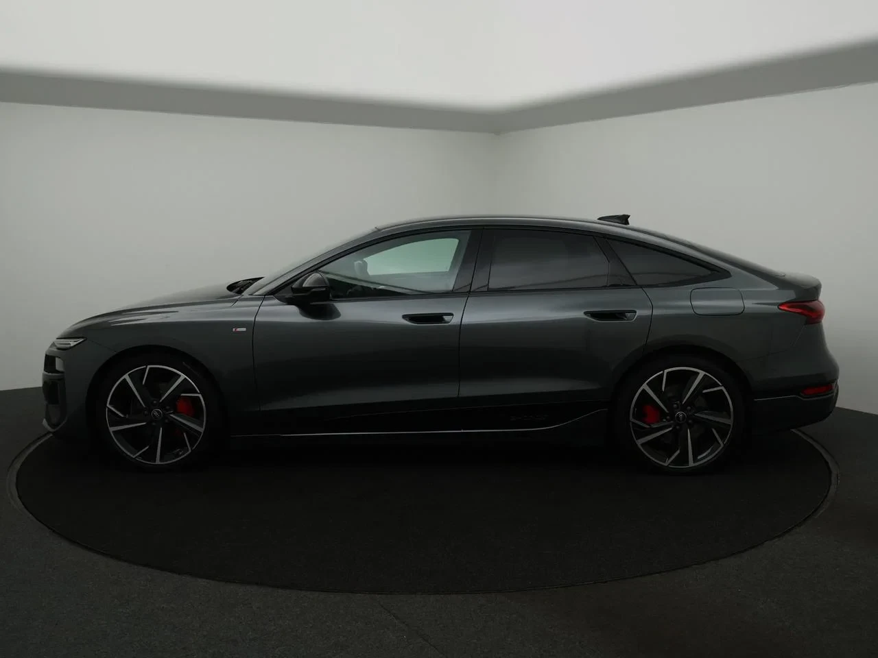 Audi-A6 Sportback e-tron-image-12
