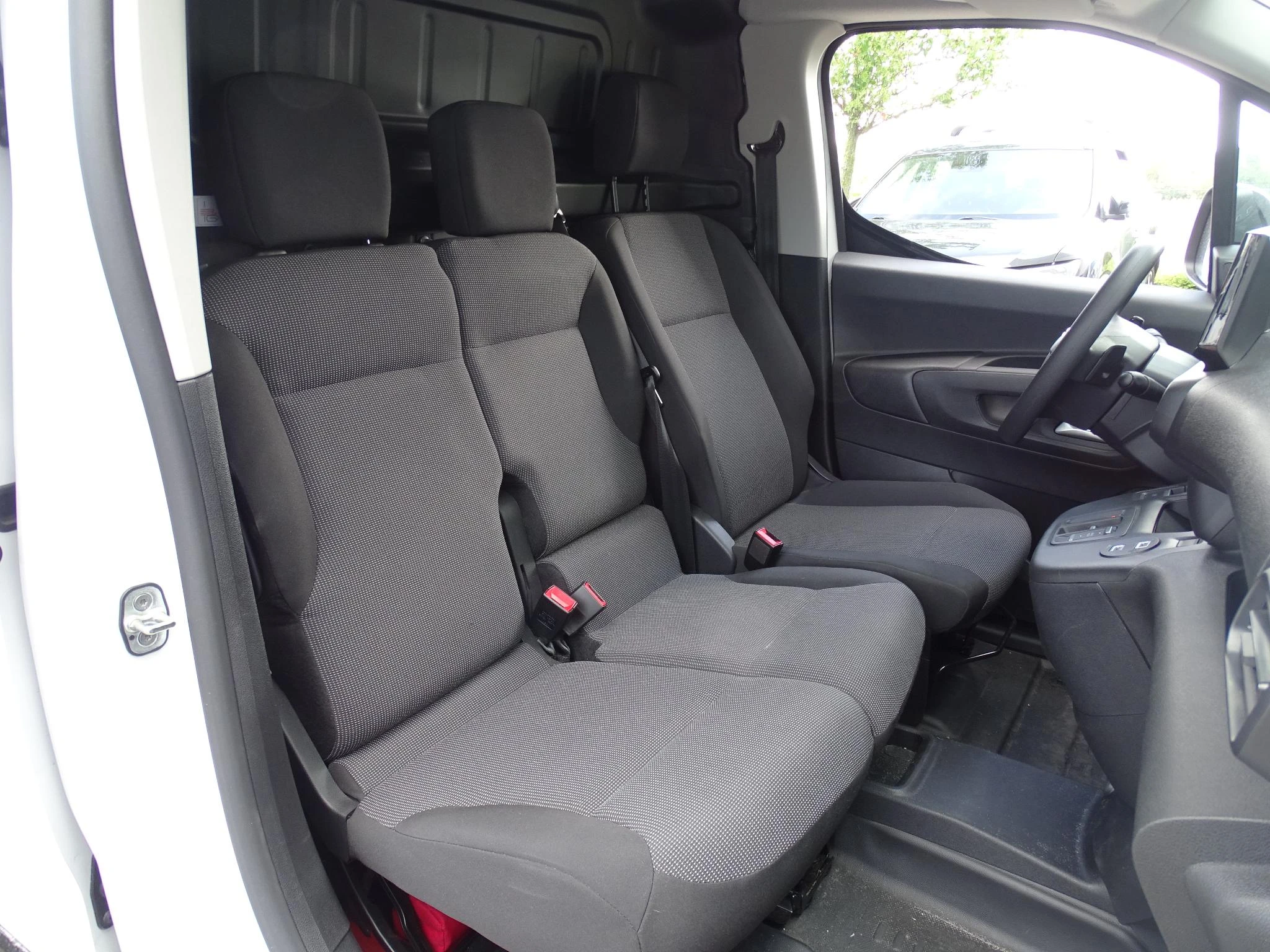 Opel-Combo-e-image-12