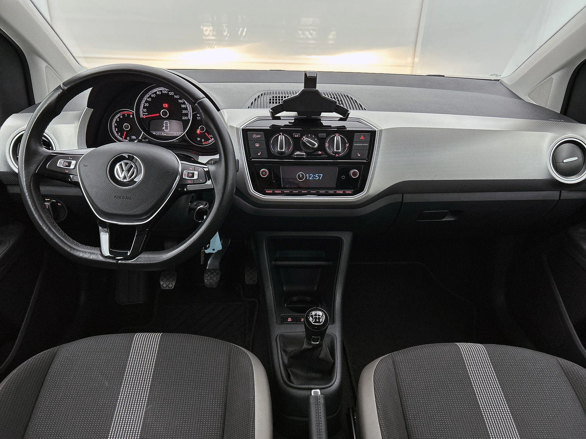 Volkswagen-up!-image-15