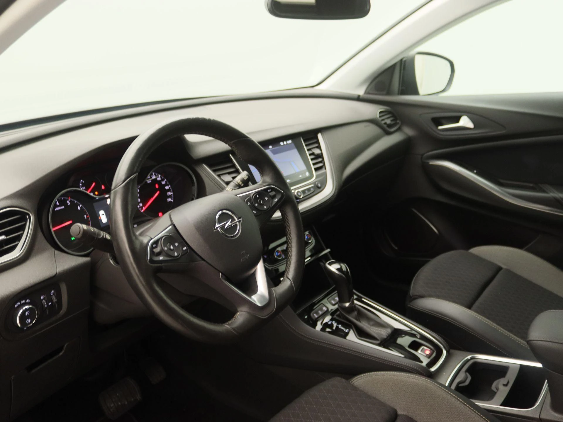 Opel-Grandland X-image-22