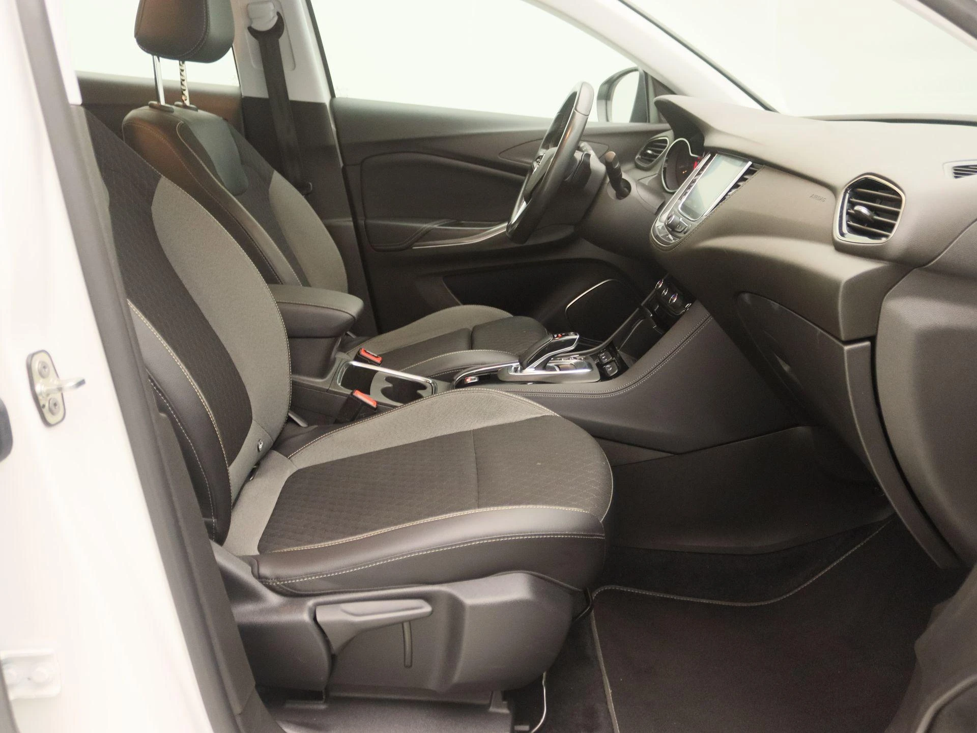 Opel-Grandland X-image-23