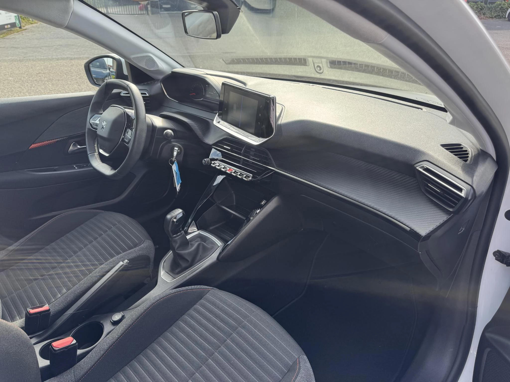 Peugeot-208-image-14