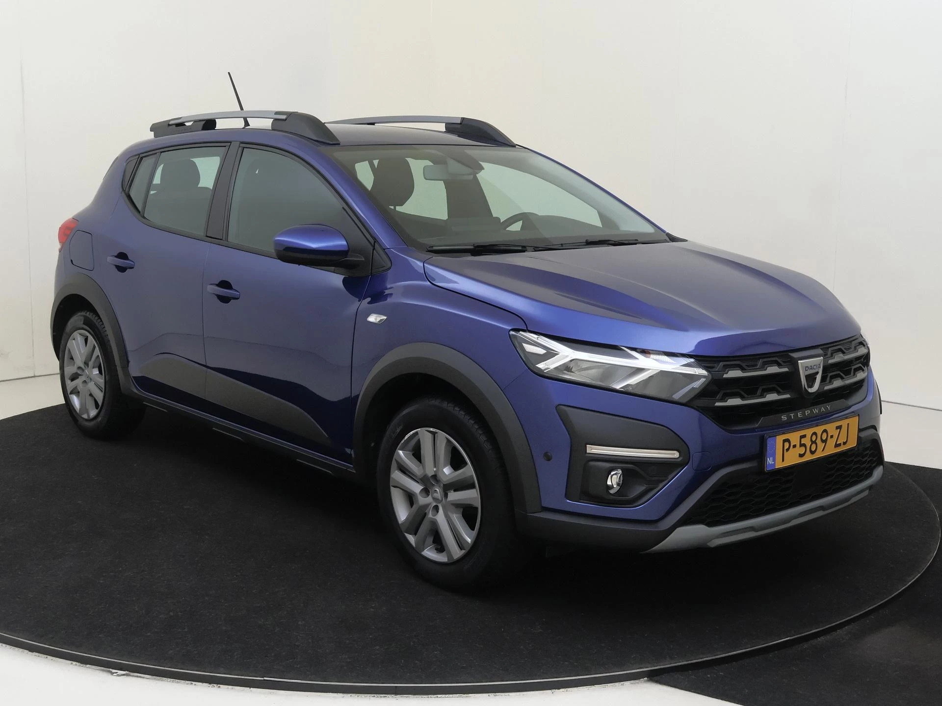 Dacia-Sandero Stepway-image-2