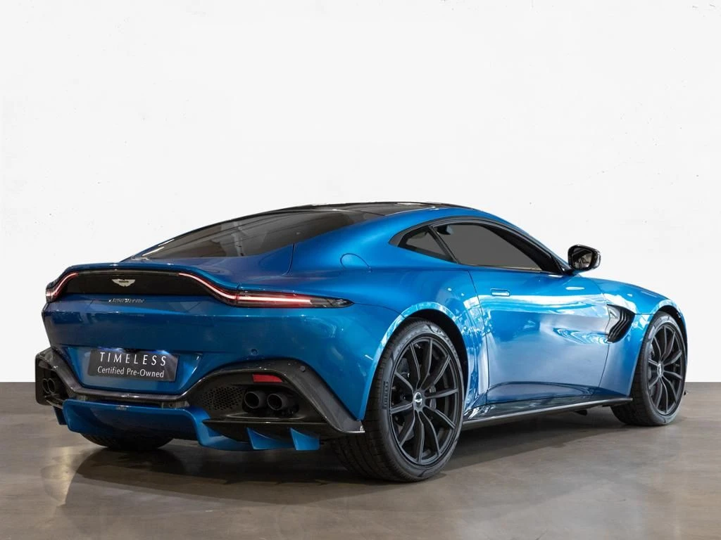 Aston Martin-V8 Vantage-image-23