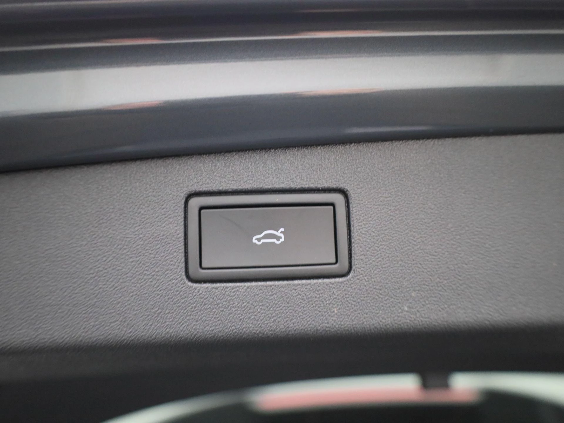 Volkswagen-Tiguan-image-13