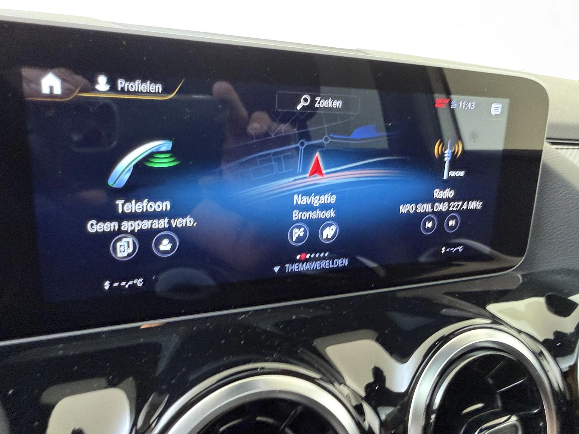 Mercedes-Benz-B-Klasse-image-16