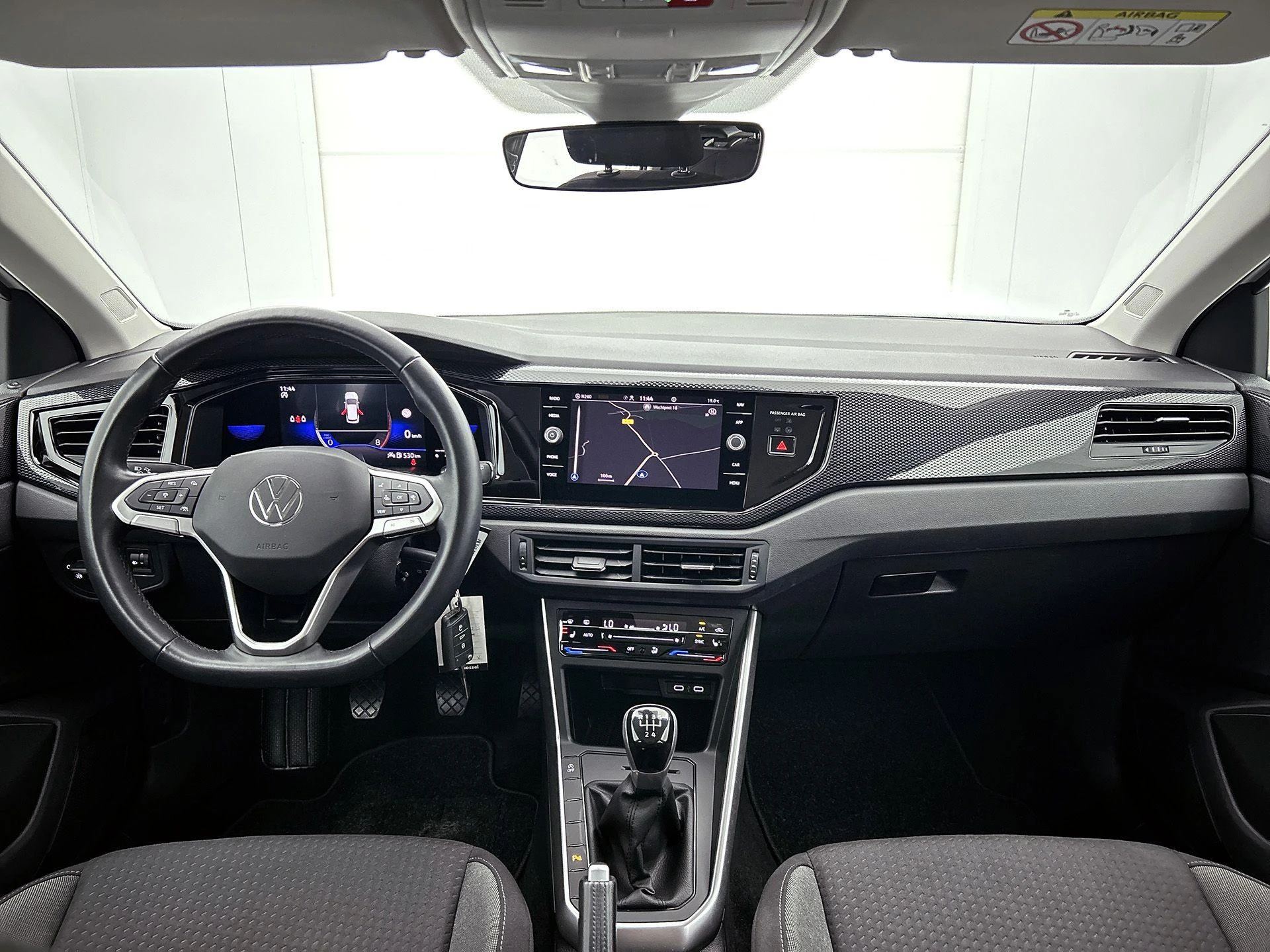 Volkswagen-Polo-image-21