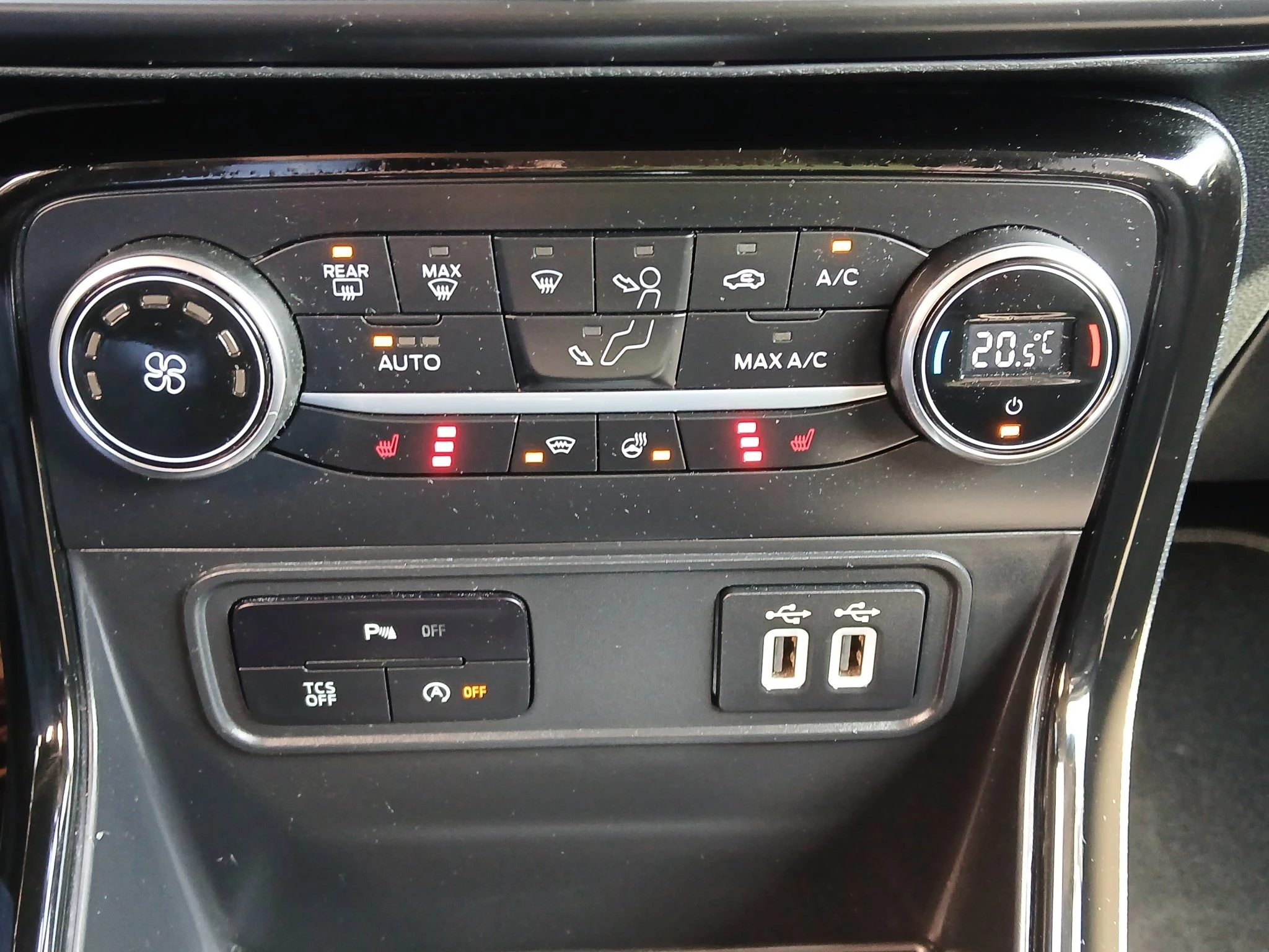 Ford EcoSport Titanium AUT | NAVI | KAM | PDC | WINTER-PAKET