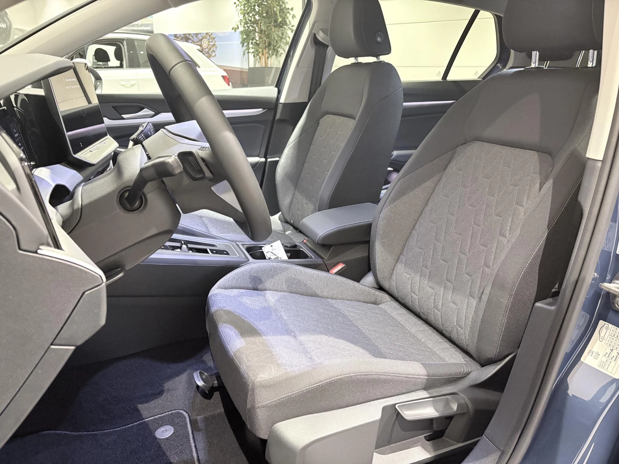 Volkswagen-Golf-image-10