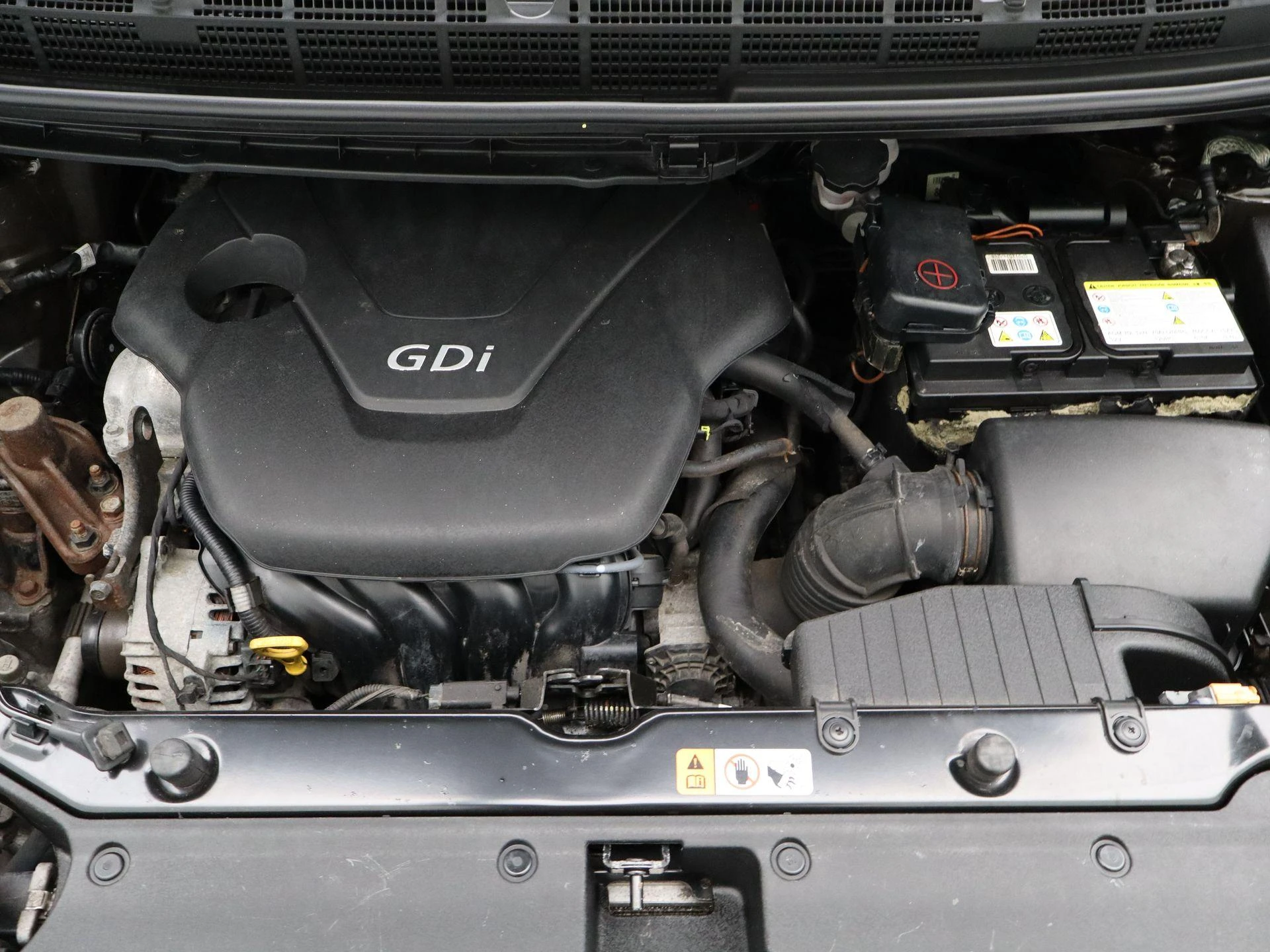 Kia Carens 1.6 GDi First Edition