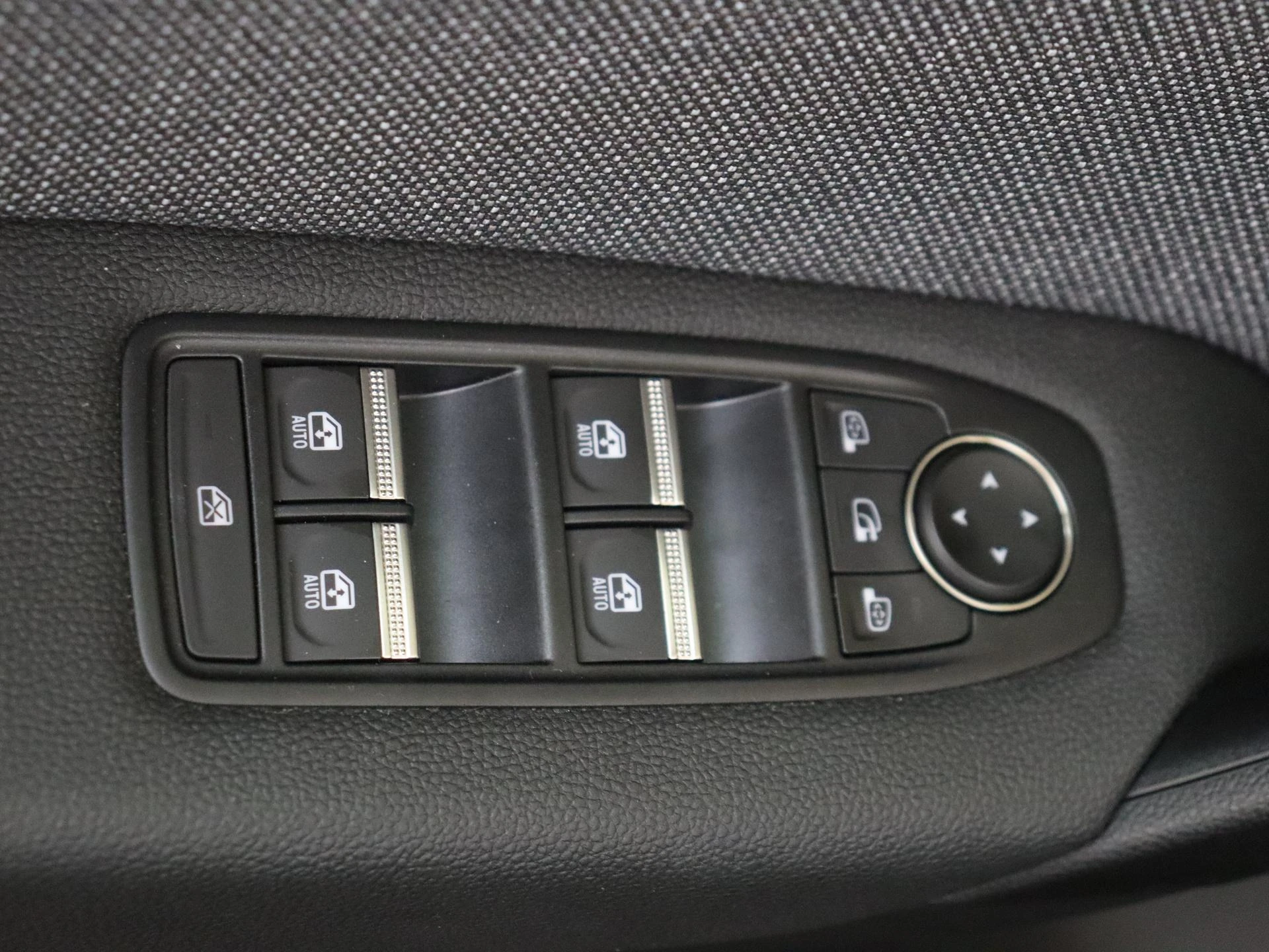 Renault-Captur-image-27