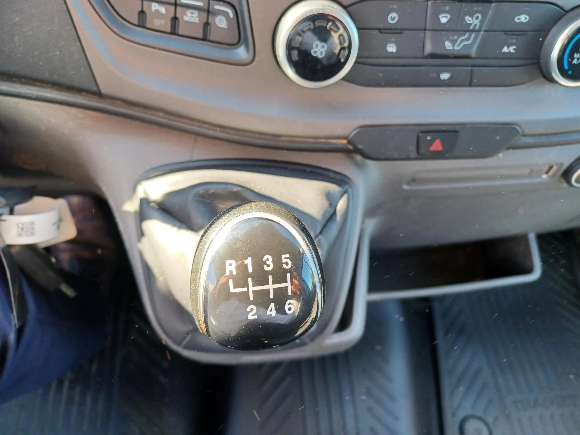 Ford Transit 2T Trend