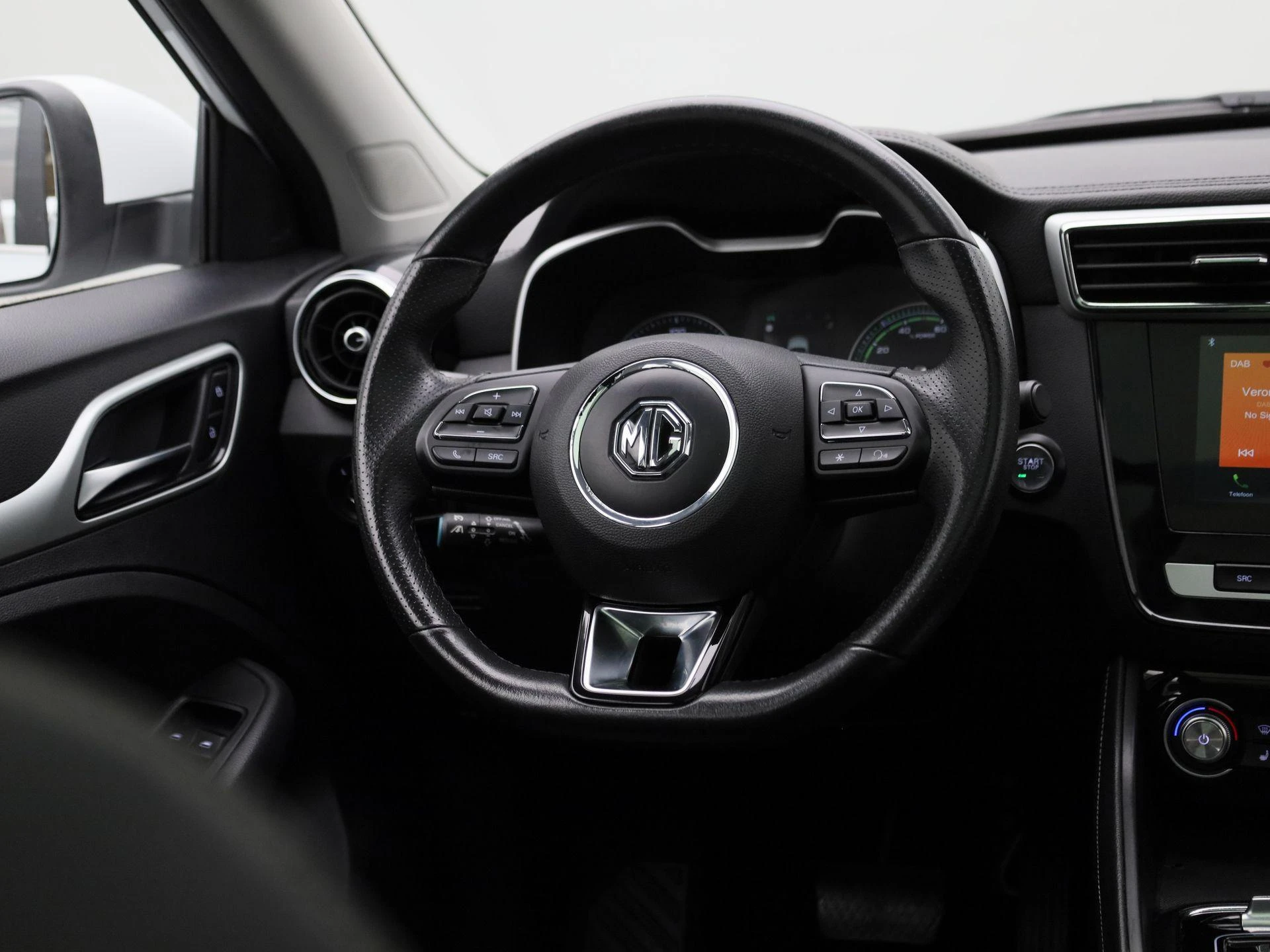 MG-ZS EV-image-8