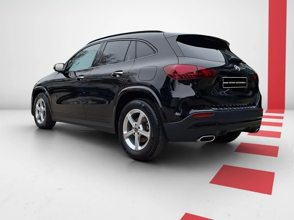 Mercedes-Benz-GLA 180 d-image-4