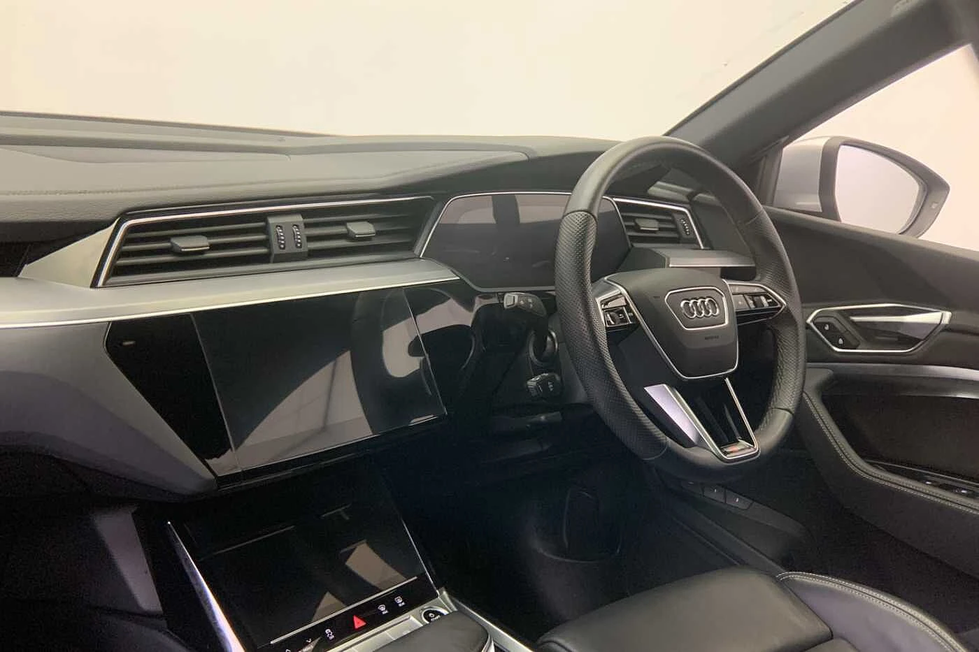 Audi-e-tron-image-11