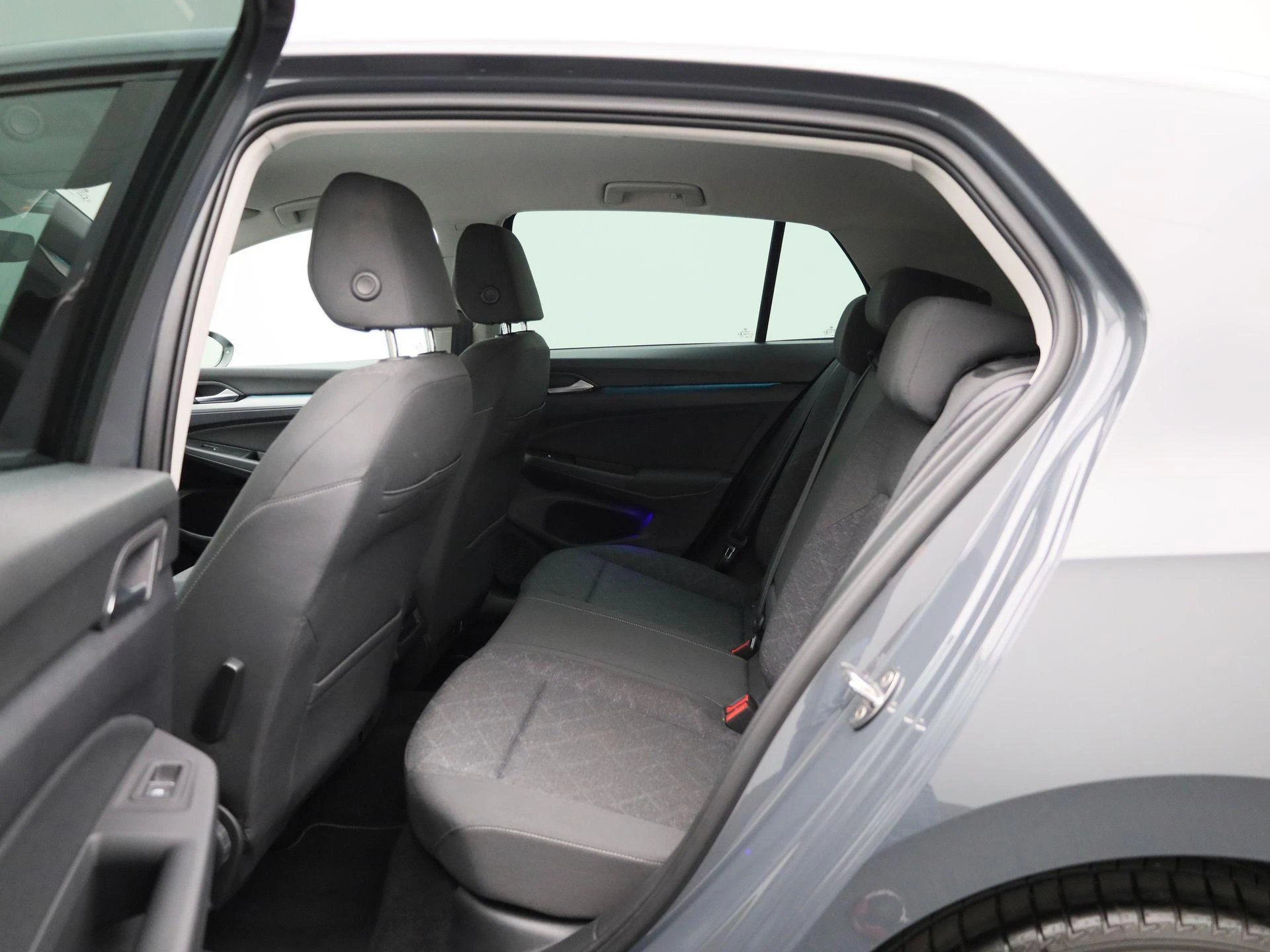 Volkswagen-Golf-image-9