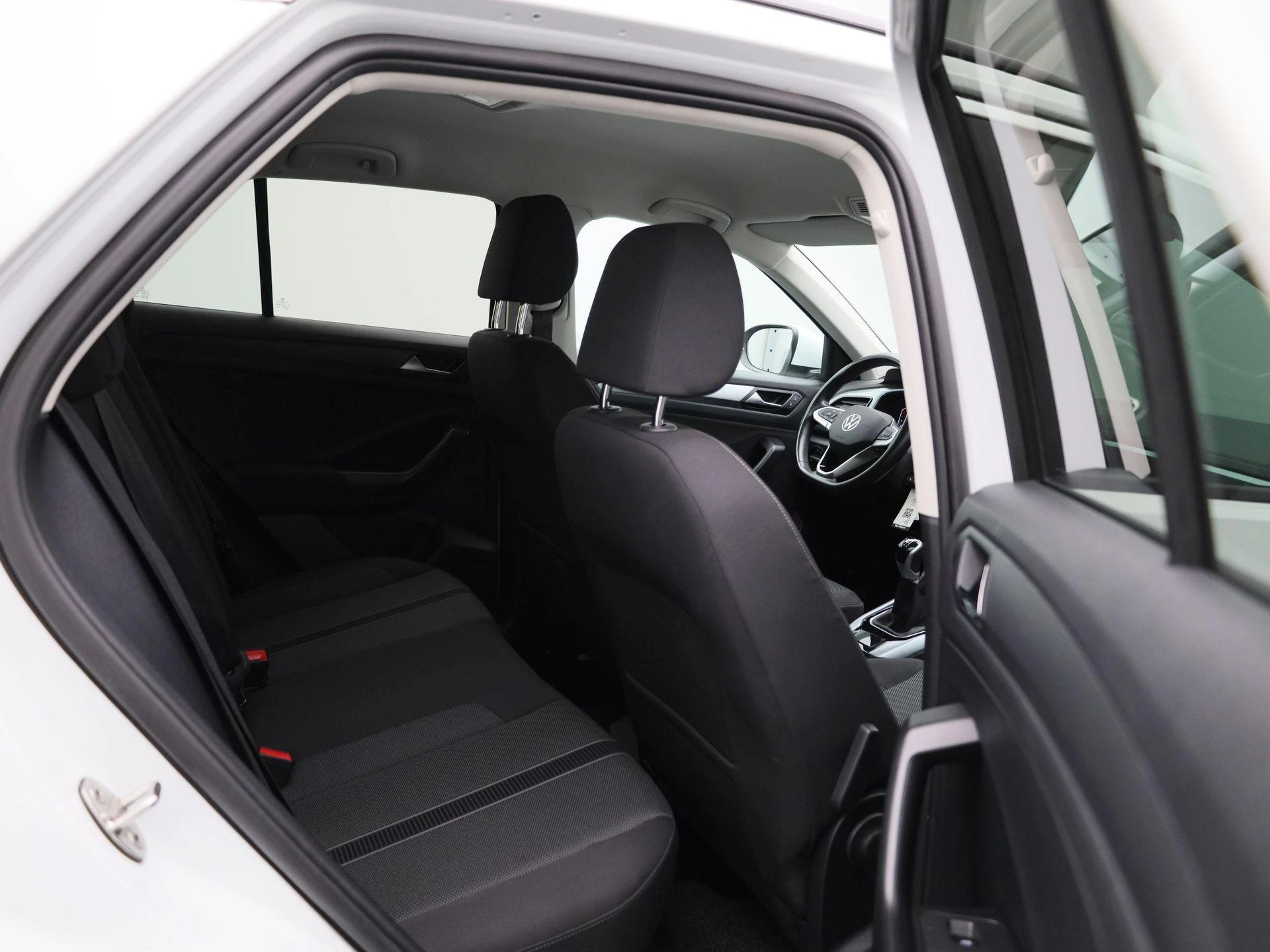 Volkswagen-T-Roc-image-31