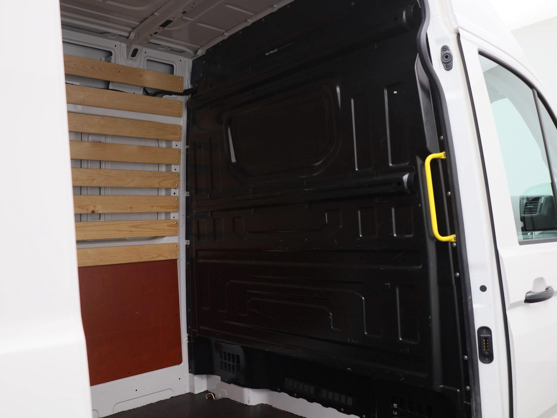 Volkswagen-Crafter-image-13