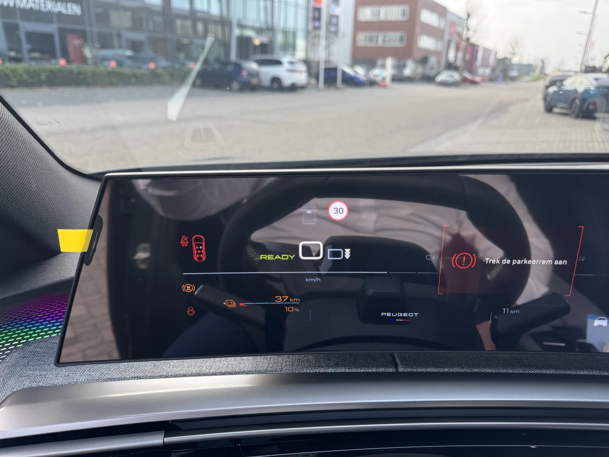 Peugeot-e-5008-image-22