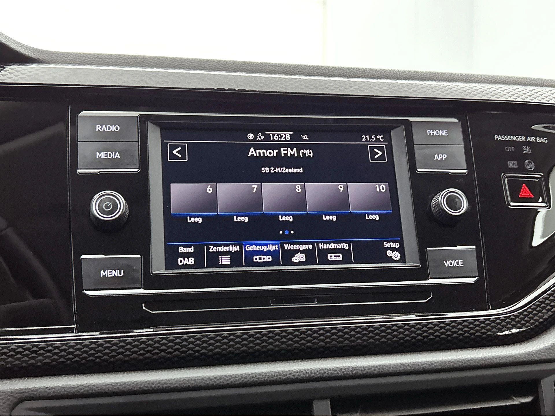 Volkswagen-Taigo-image-14