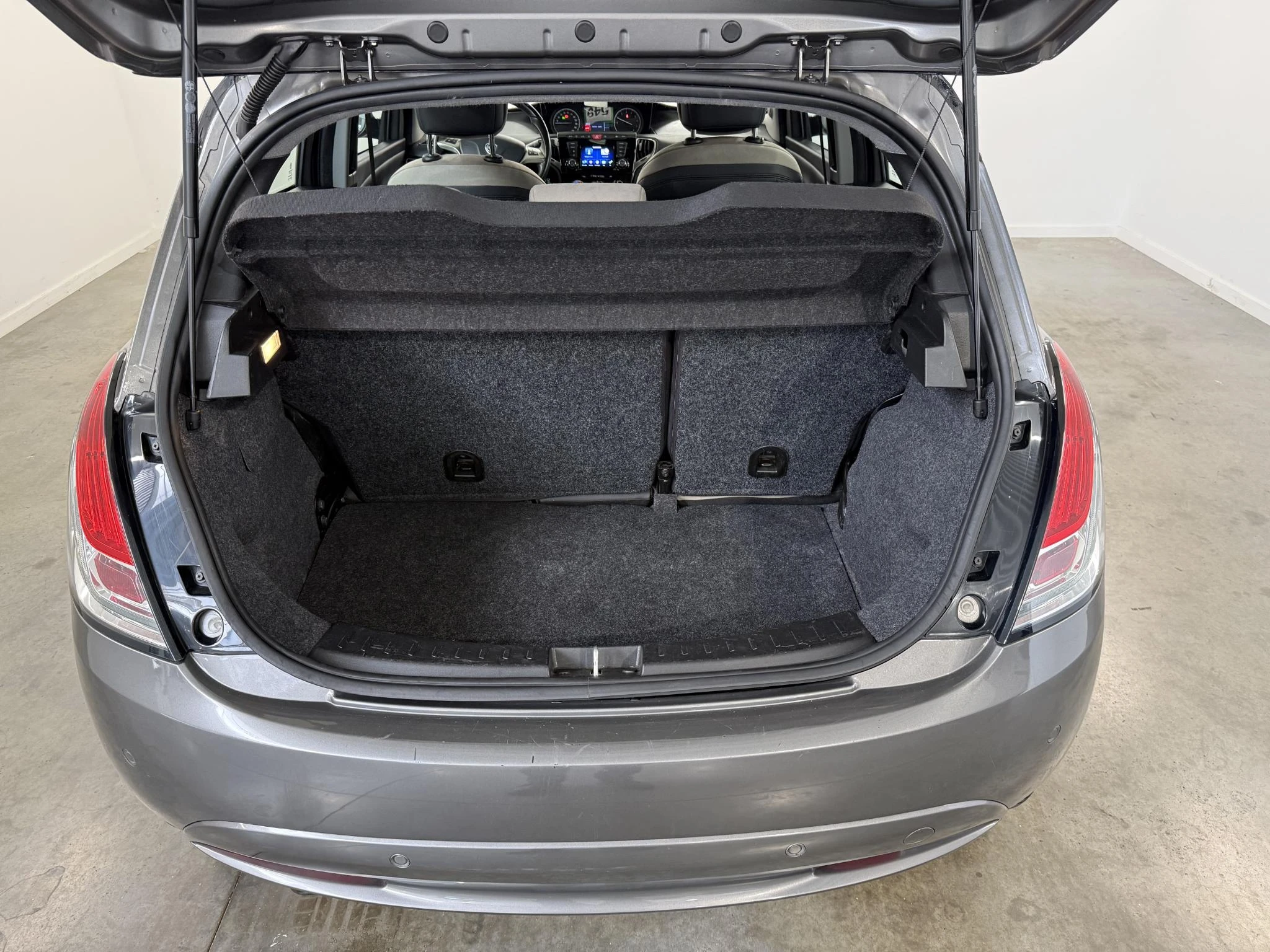 Lancia-Ypsilon-image-8