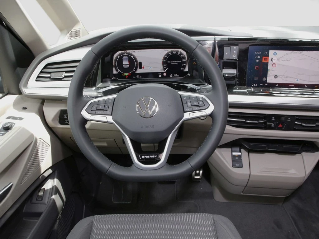 Volkswagen-Multivan-image-12