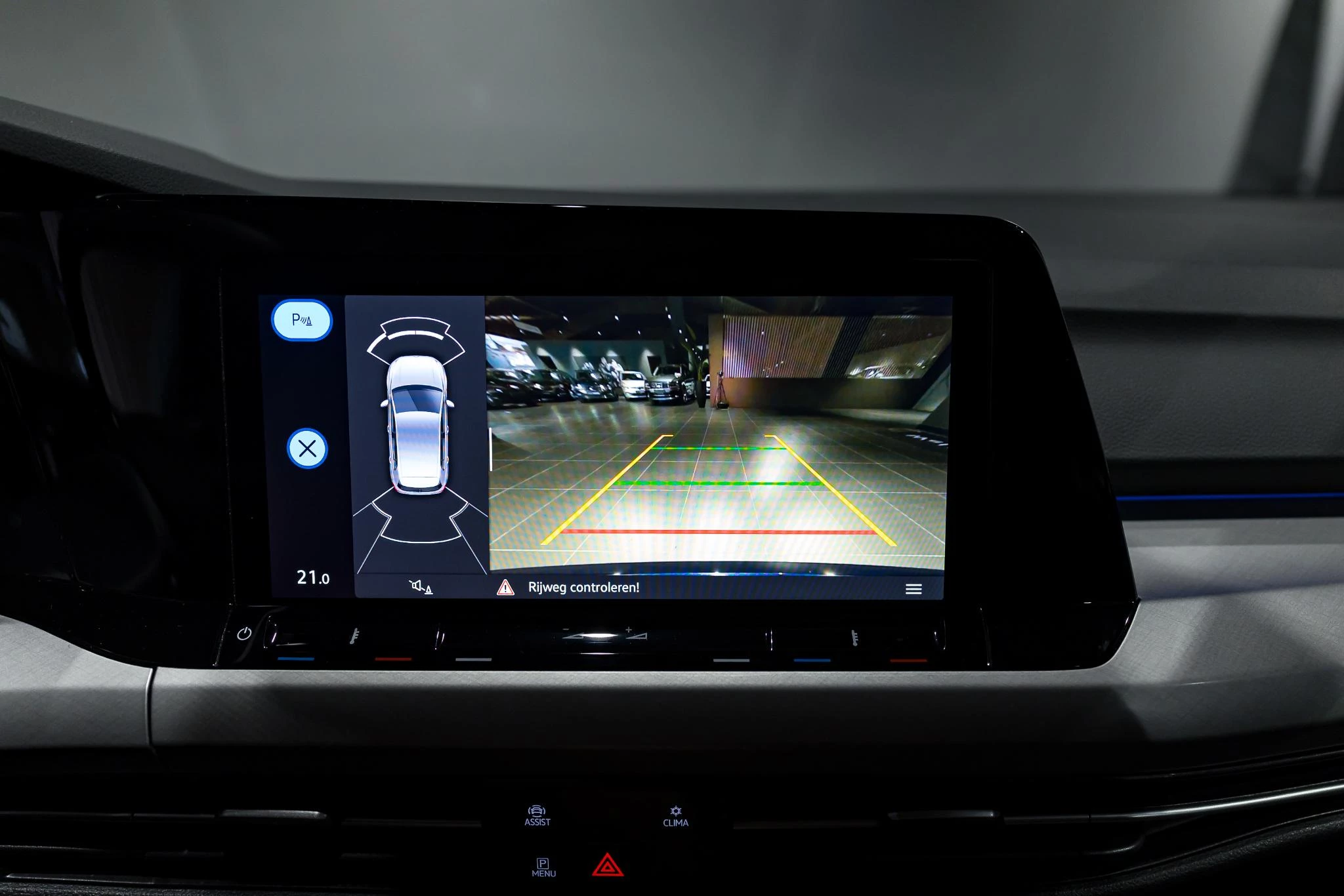 Volkswagen-Golf-image-14