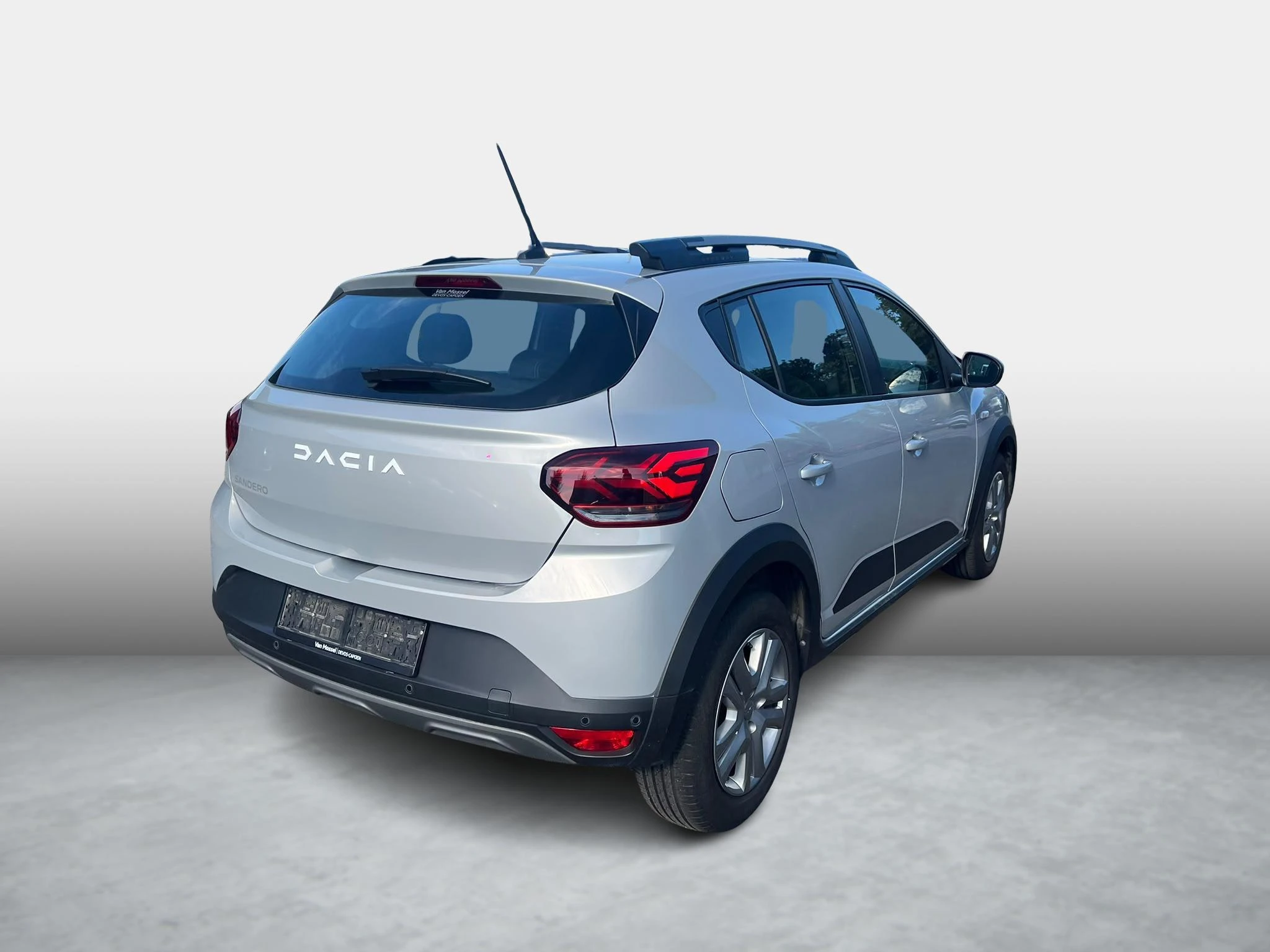 Dacia-Sandero Stepway-image-4