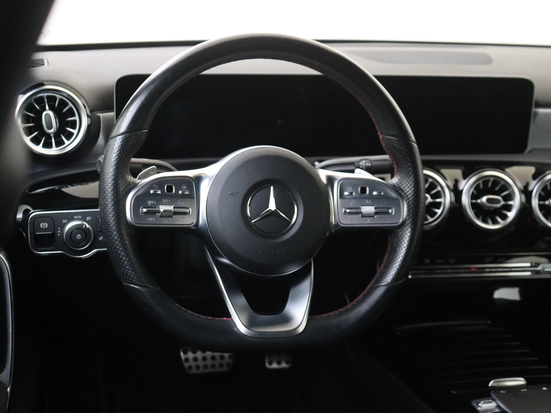 Mercedes-Benz A-Klasse 200 Business Solution AMG