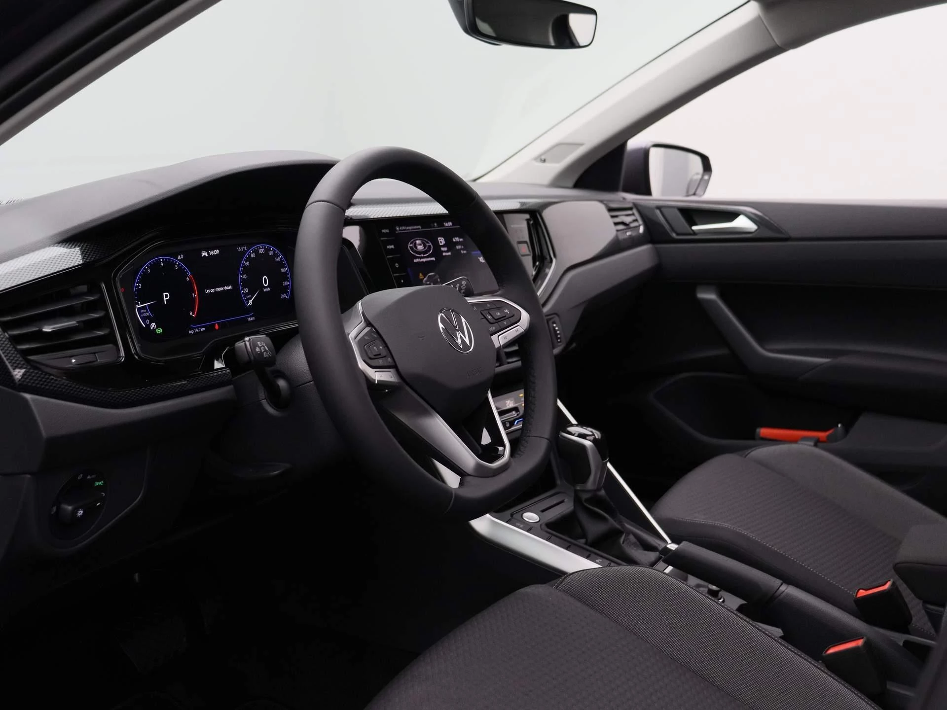 Volkswagen-Polo-image-30