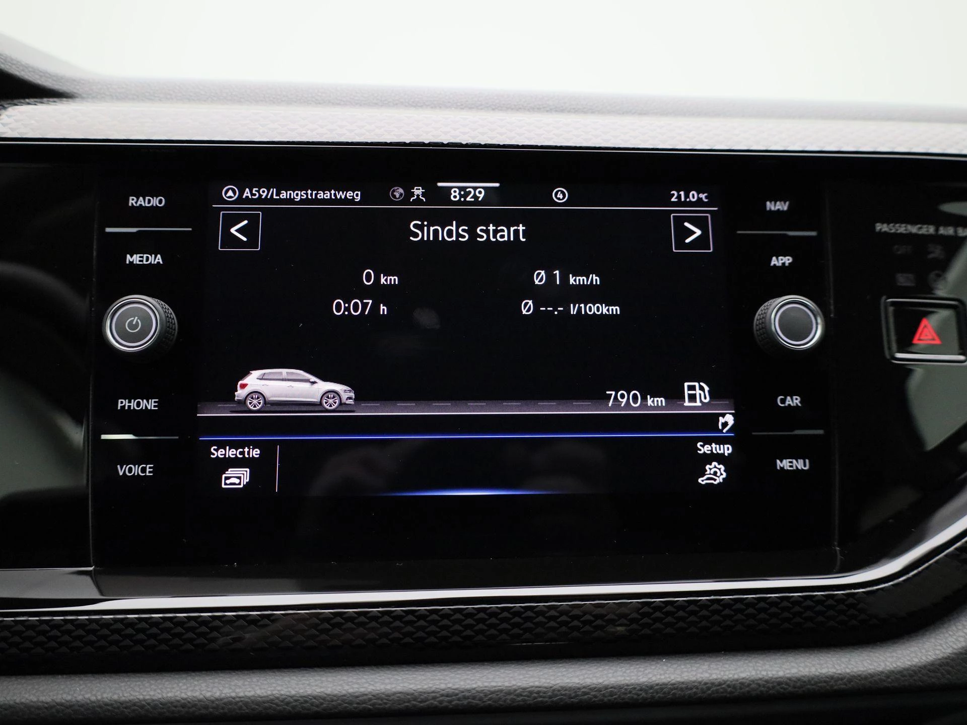 Volkswagen-Polo-image-22