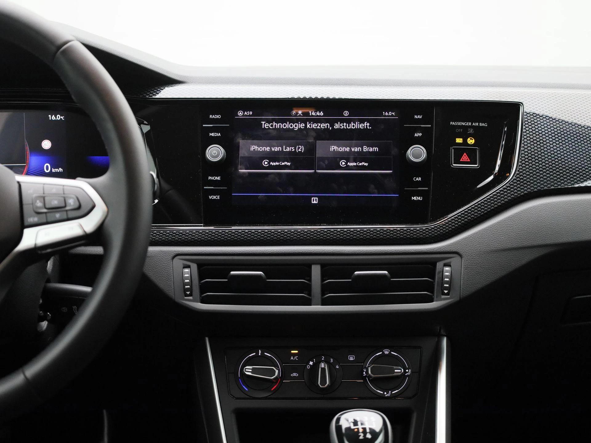 Volkswagen-Polo-image-8