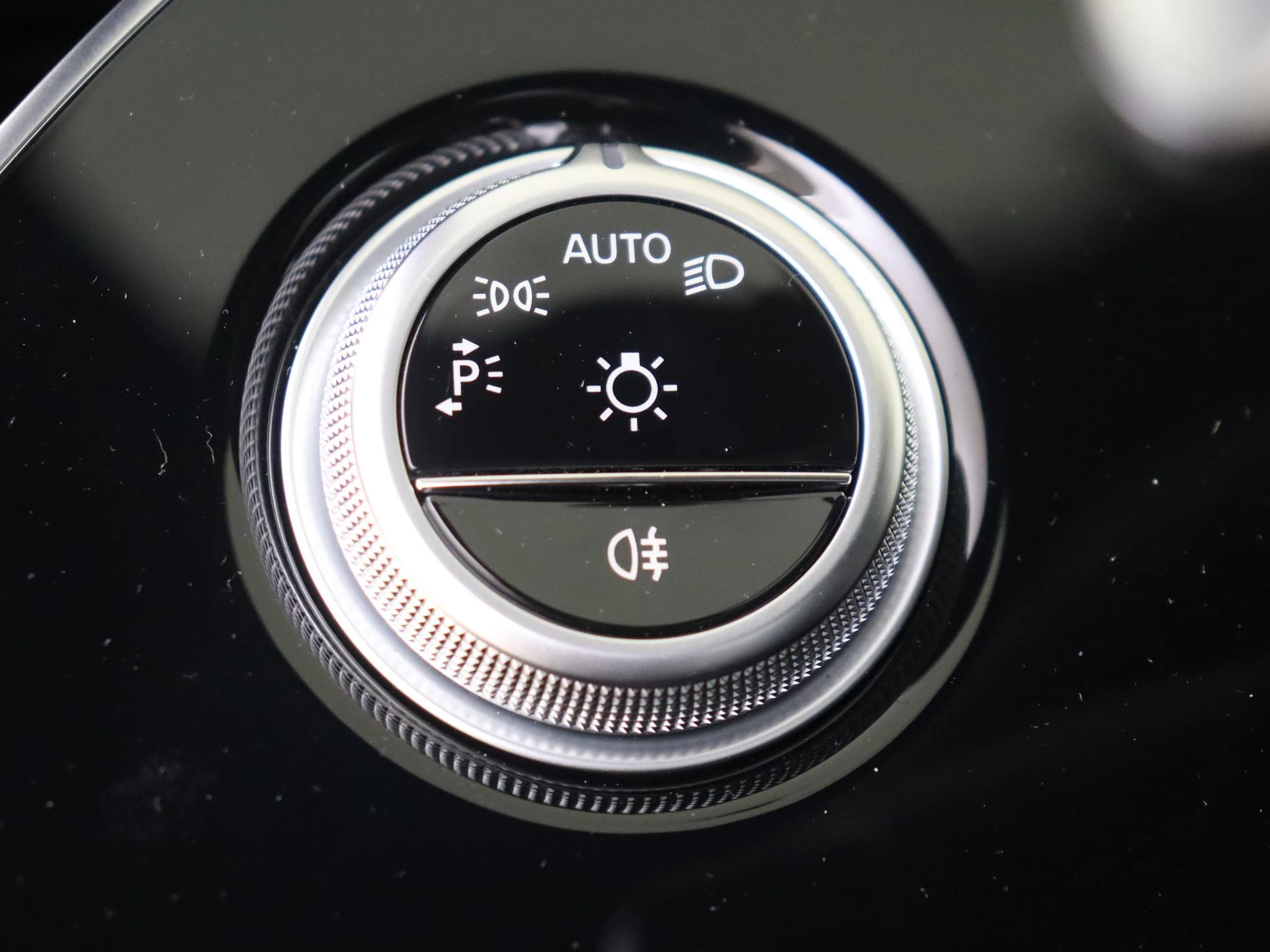 Mercedes-Benz-E-Klasse-image-23