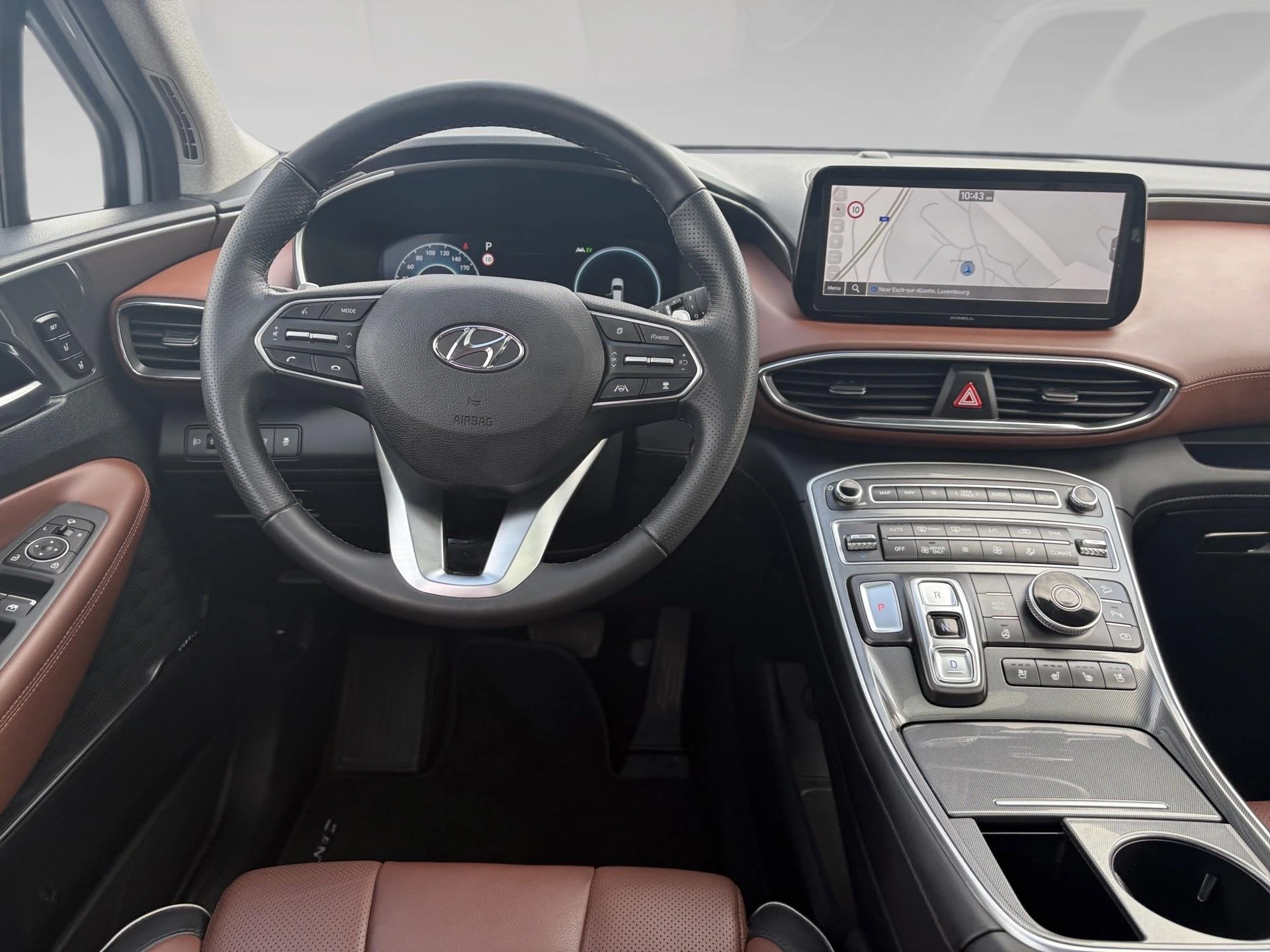 Hyundai-Santa Fe-image-3