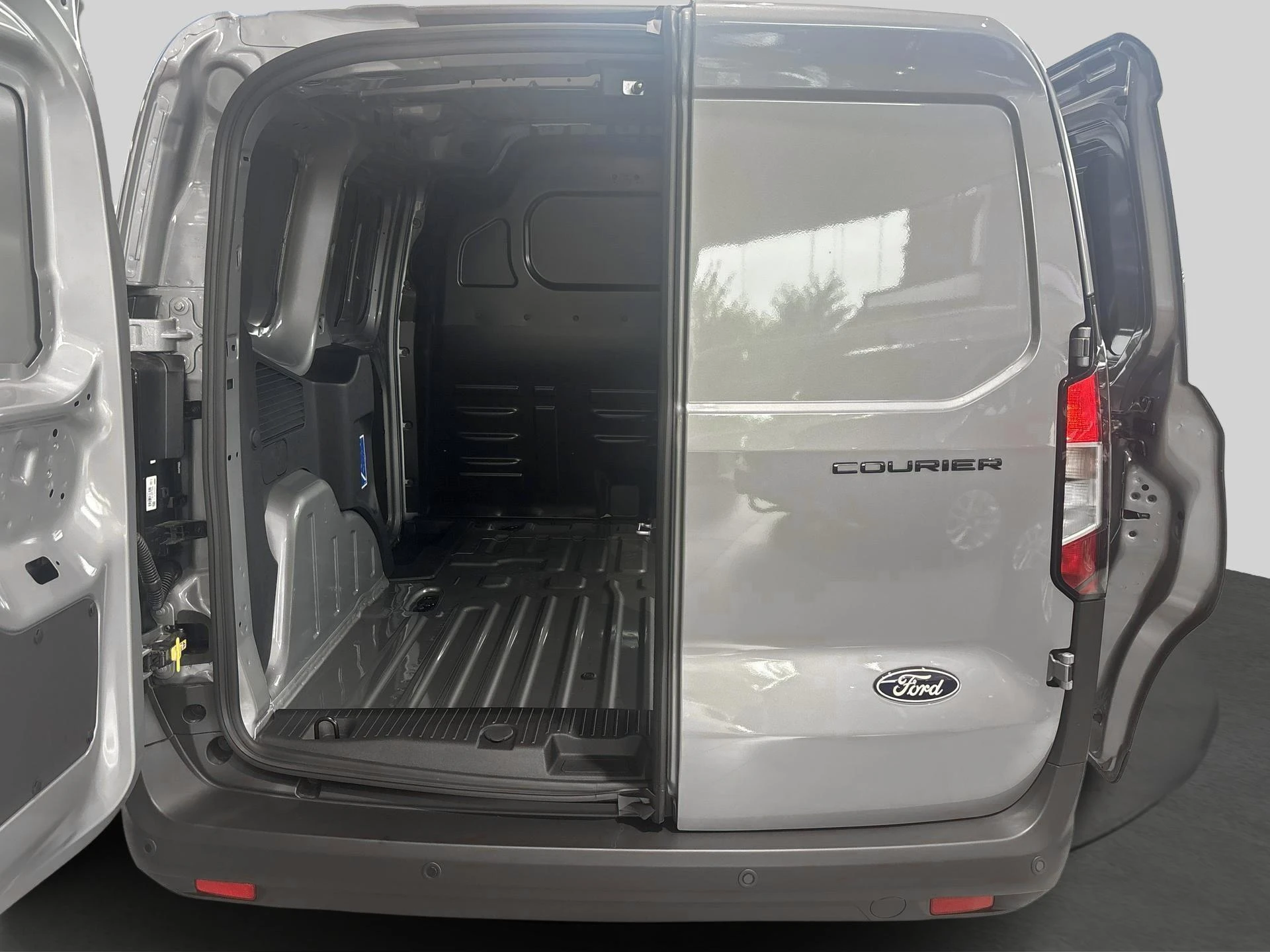 Ford-Transit Courier-image-18