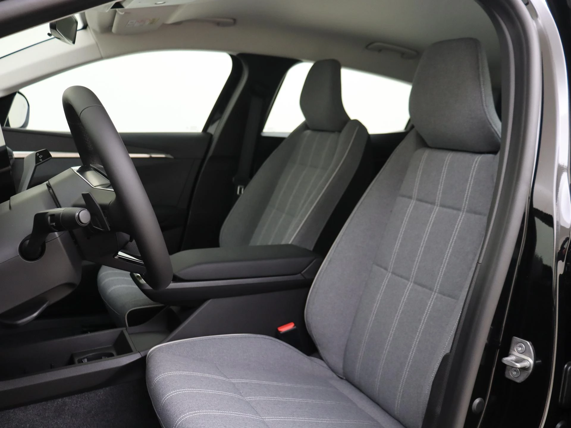 Renault-Megane E-Tech-image-2