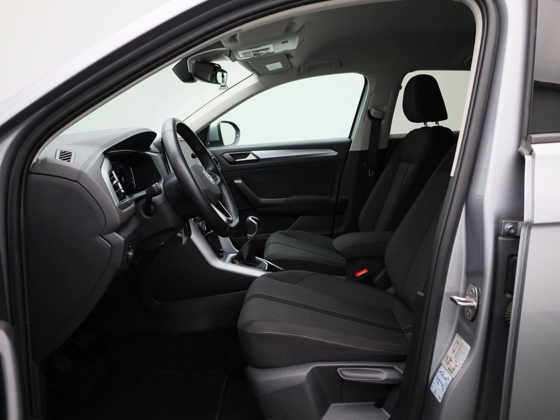 Volkswagen-T-Roc-image-8