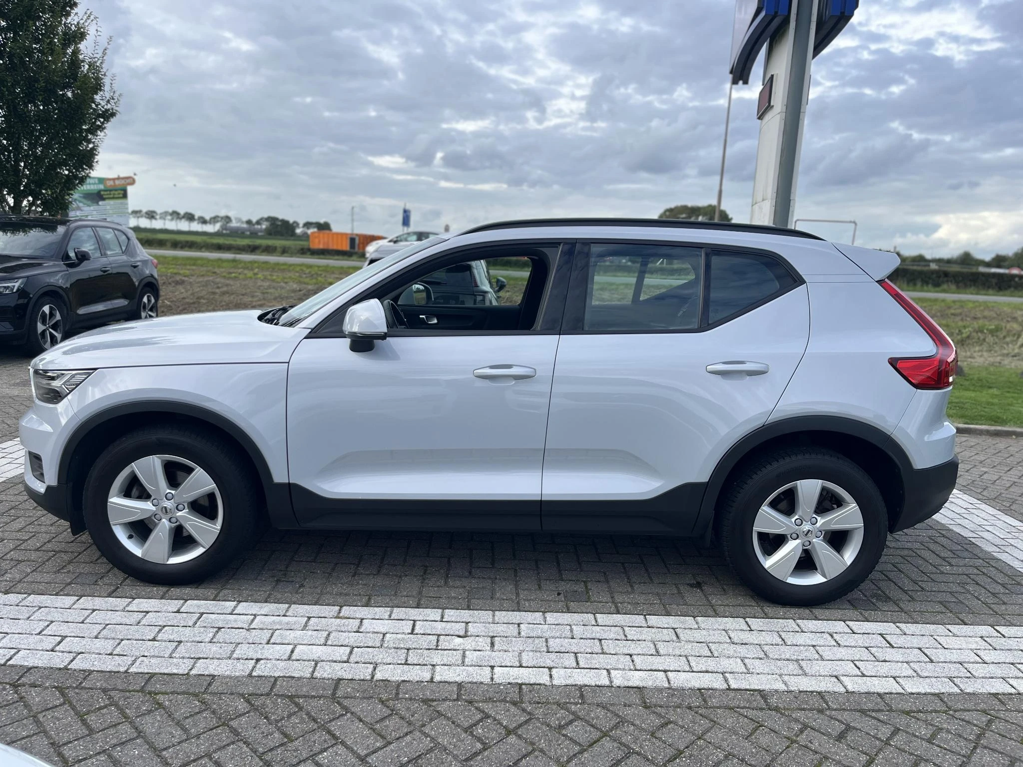 Volvo-XC40-image-2