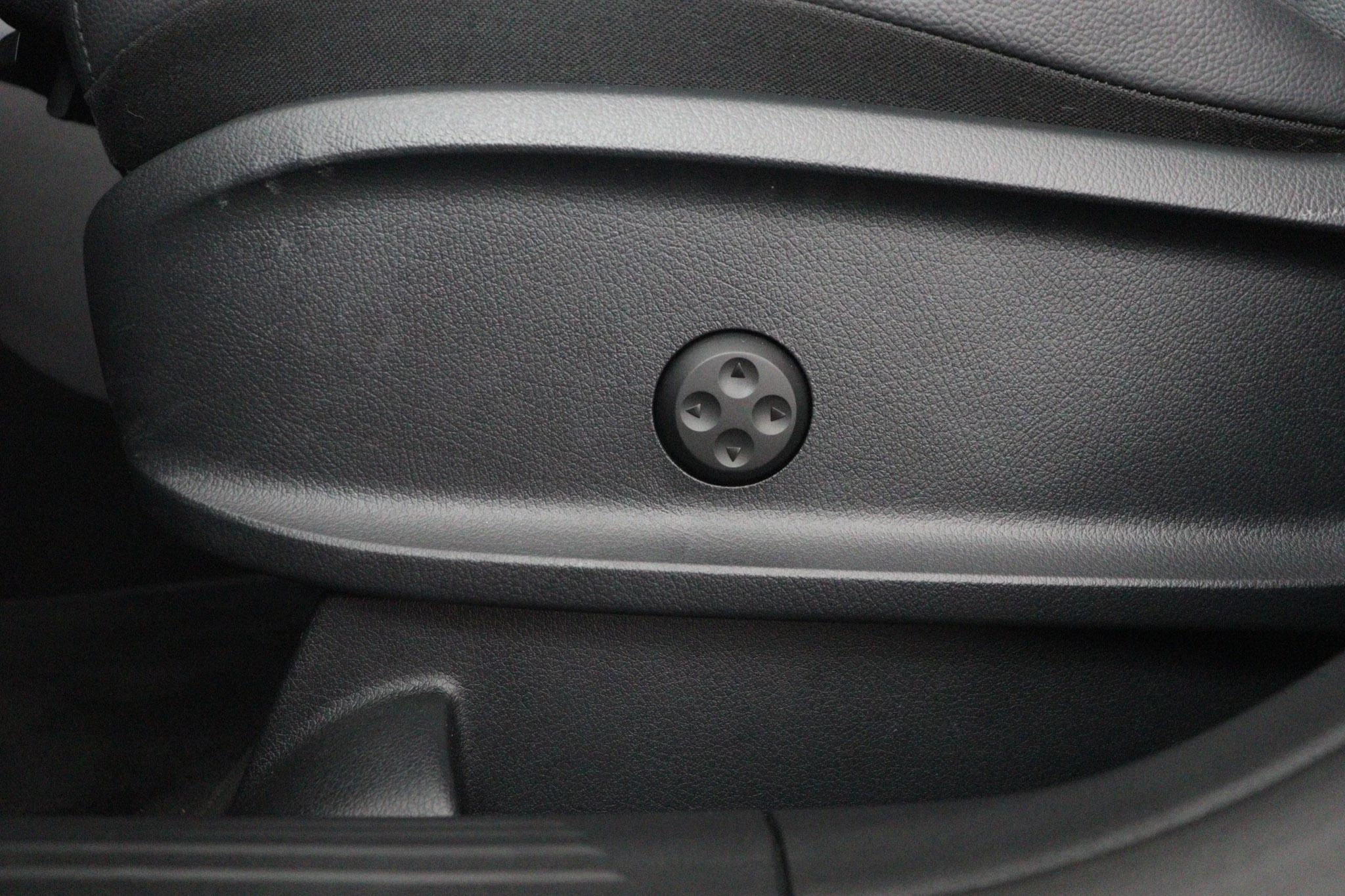 Mercedes-Benz-B-Klasse-image-52