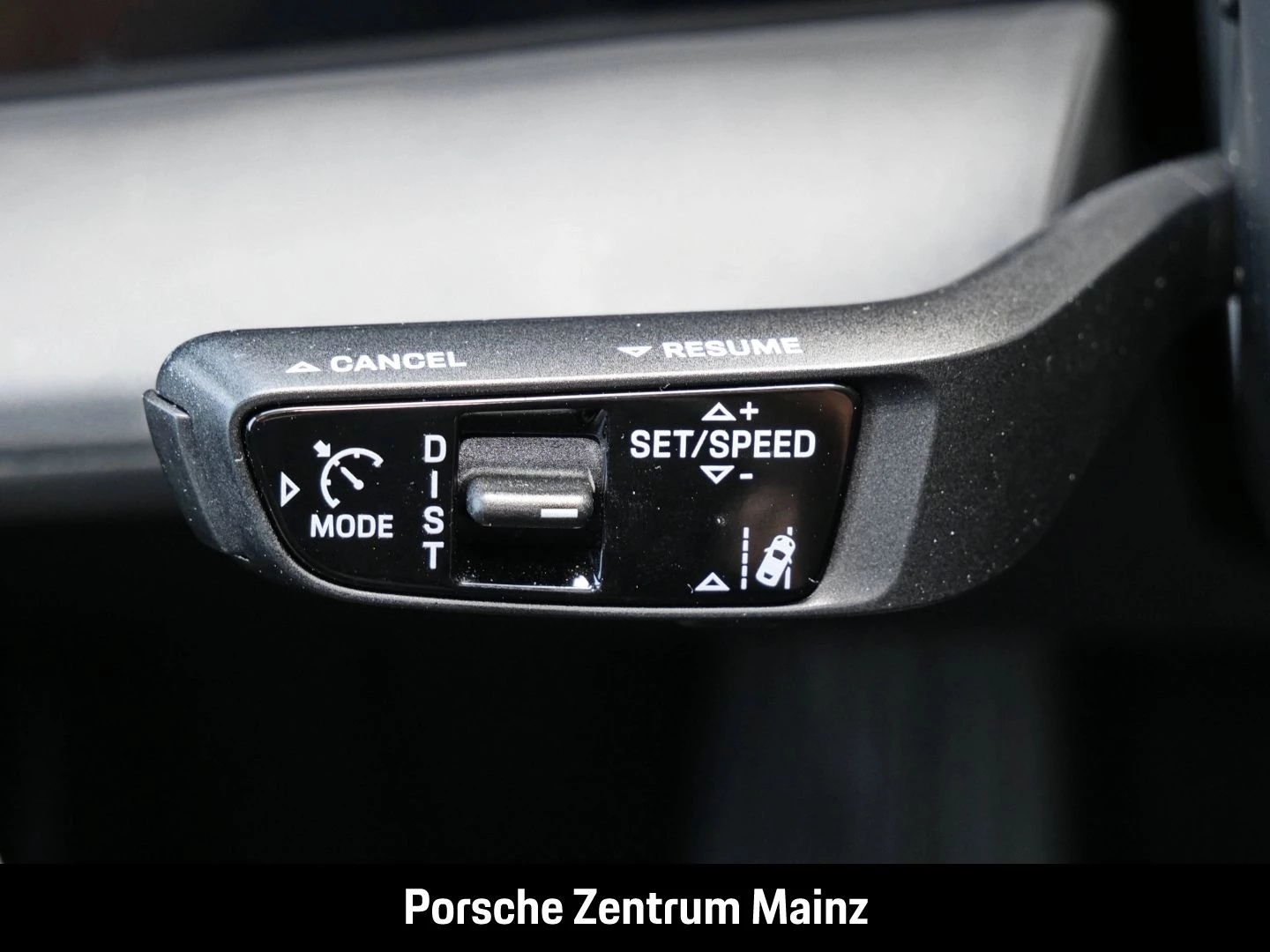 Porsche-Taycan-image-25