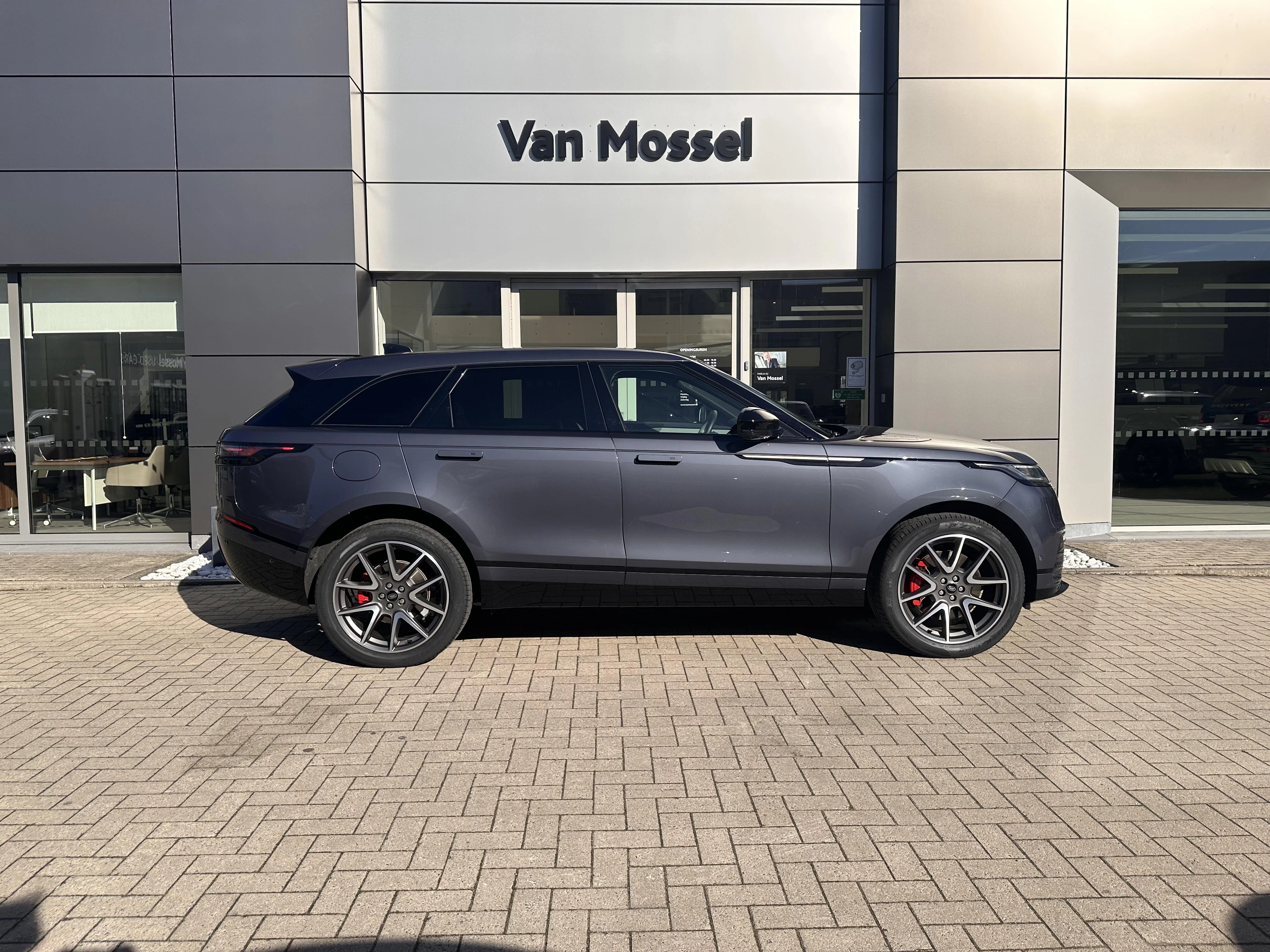 Land Rover-Range Rover Velar-image-5