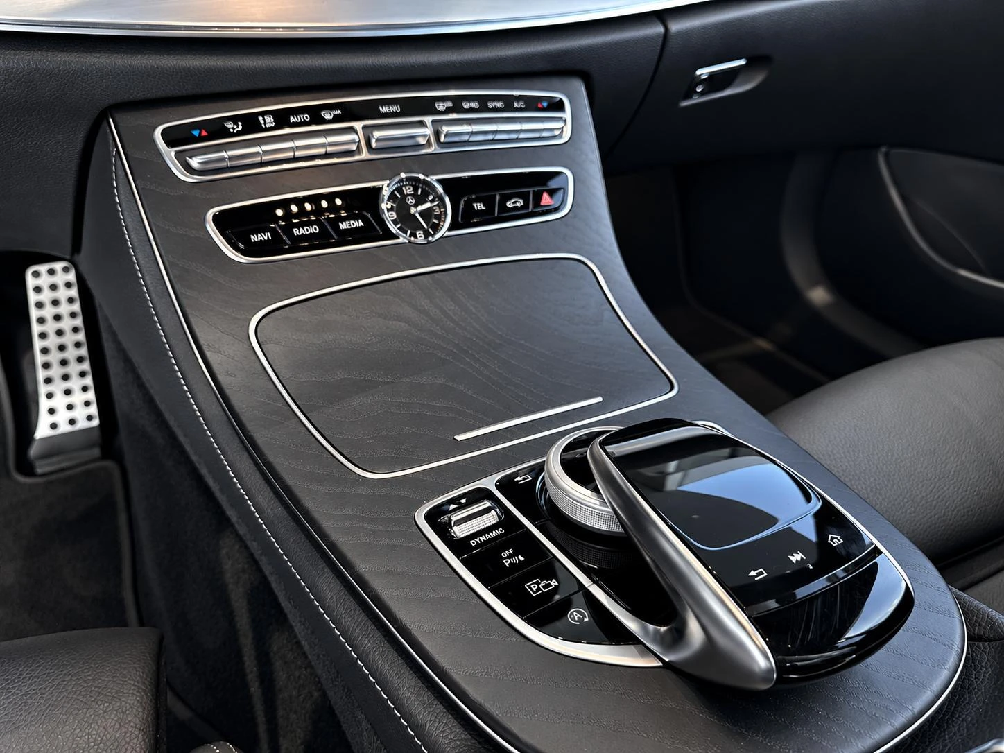 Mercedes-Benz-E-Klasse-image-13