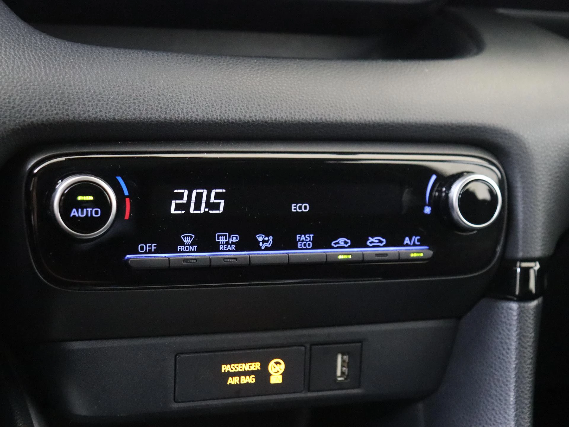 Toyota-Yaris-image-17