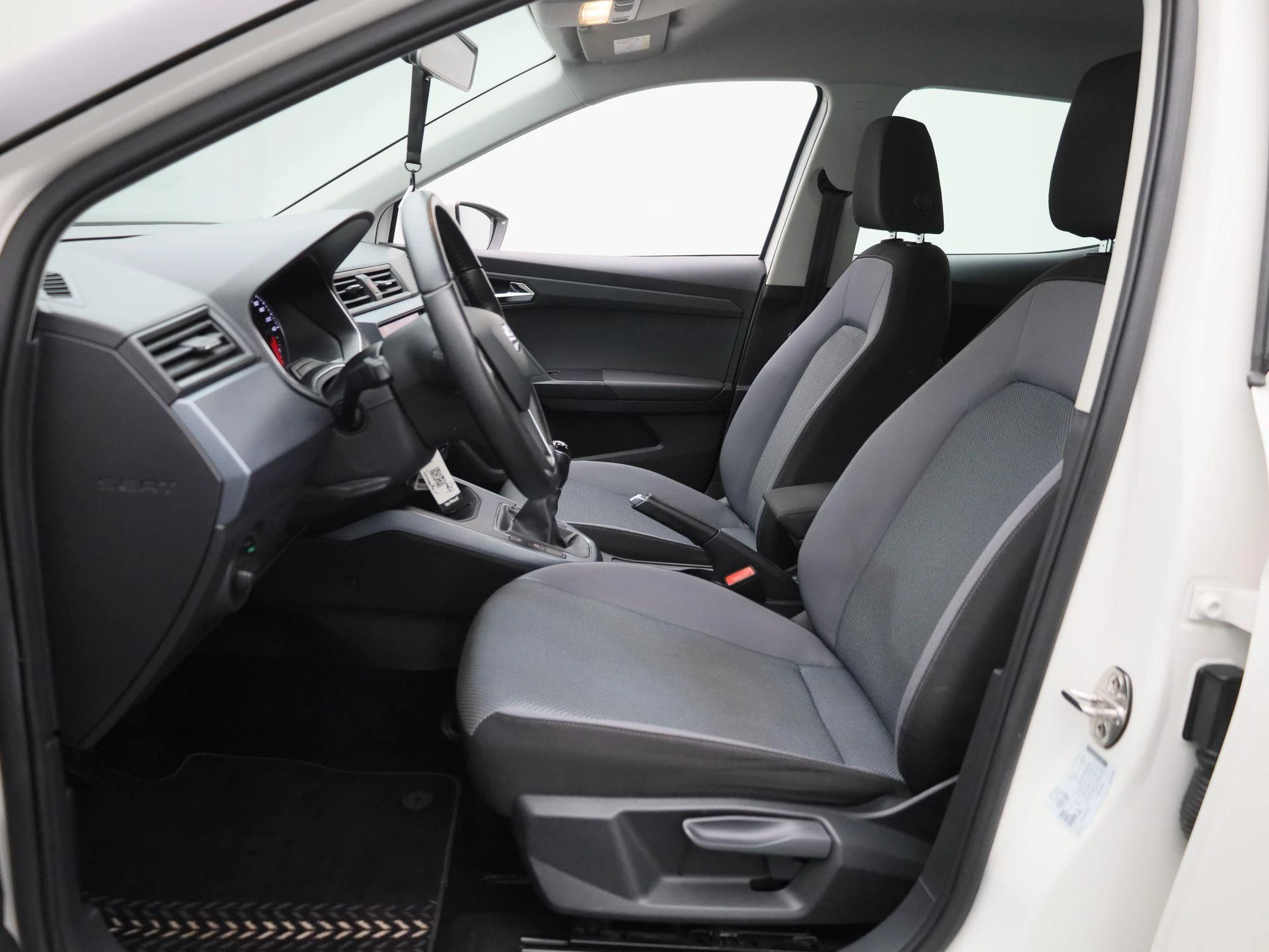 SEAT-Arona-image-9