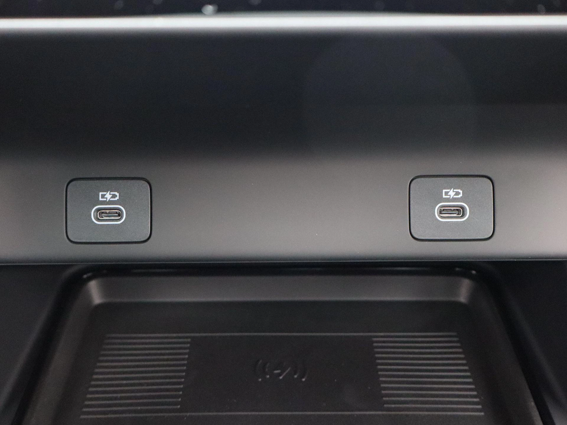 Land Rover-Discovery Sport-image-23