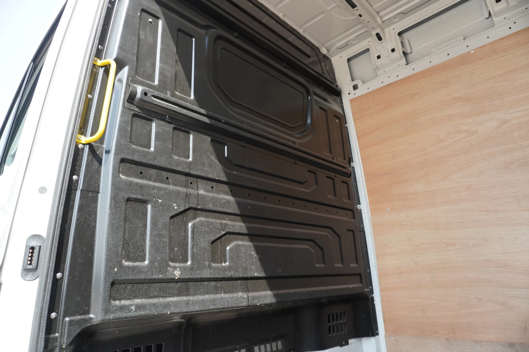 Volkswagen-Crafter-image-13